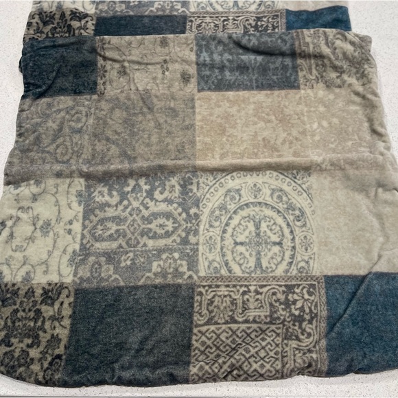 SOLD ON MERCARI - Pottery Barn Pillow Covers - Picture 5 of 9